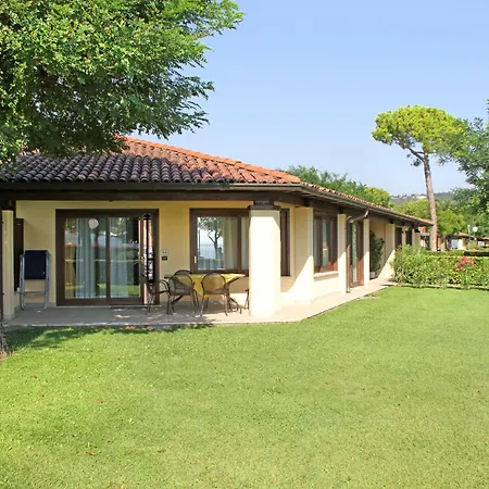 Semesterbostad Front Le Corti Del Lago-4 By Interhome